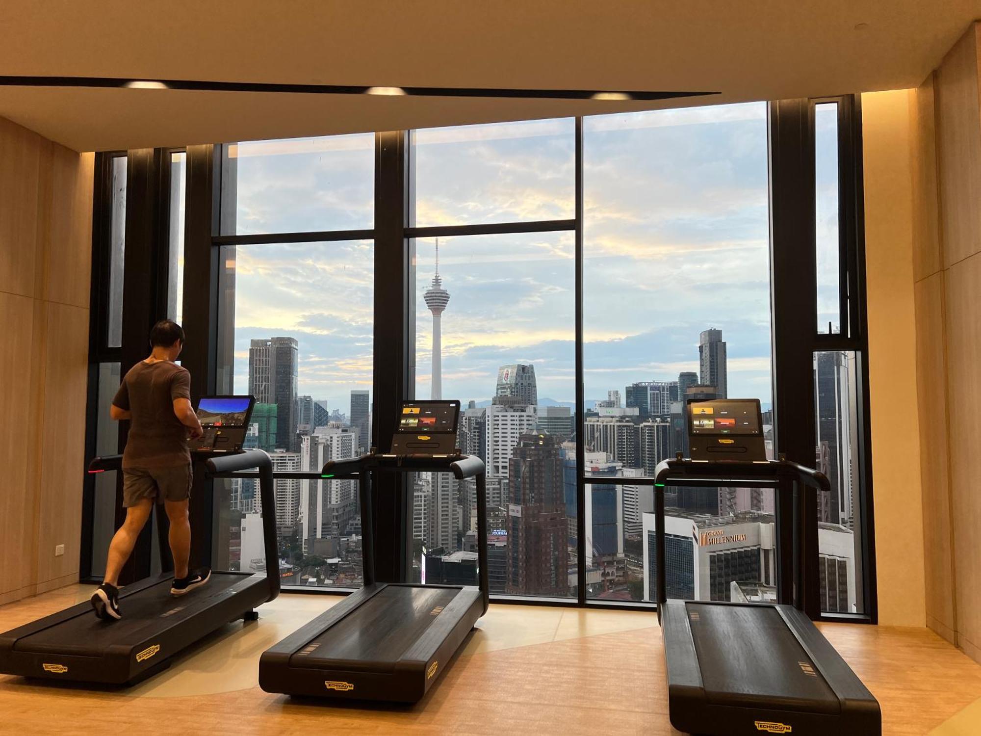 Pangsapuri Axon Bukit Bintang Rooftop Swimming Pool Kuala Lumpur