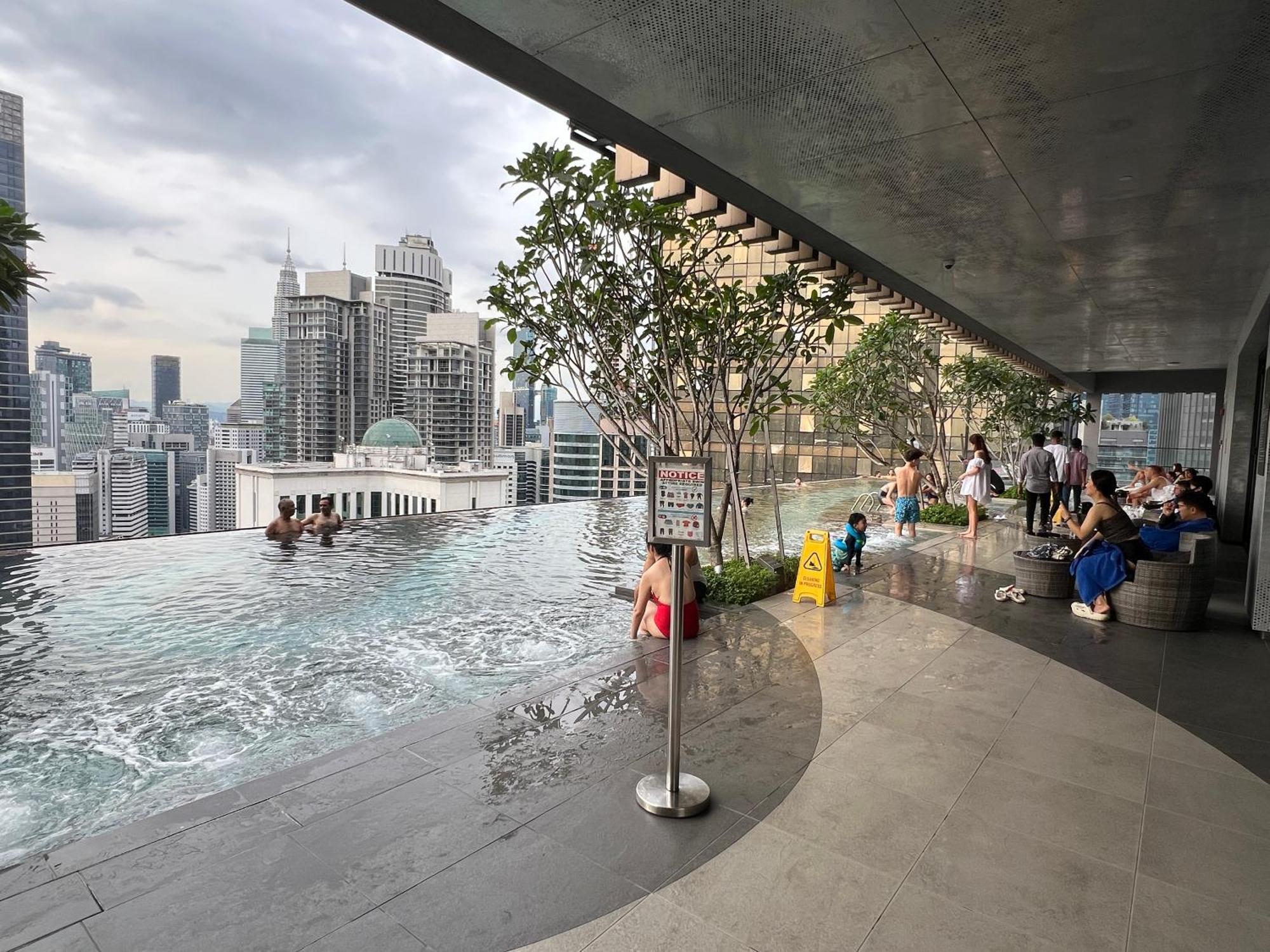Axon Bukit Bintang Rooftop Swimming Pool * Kuala Lumpur