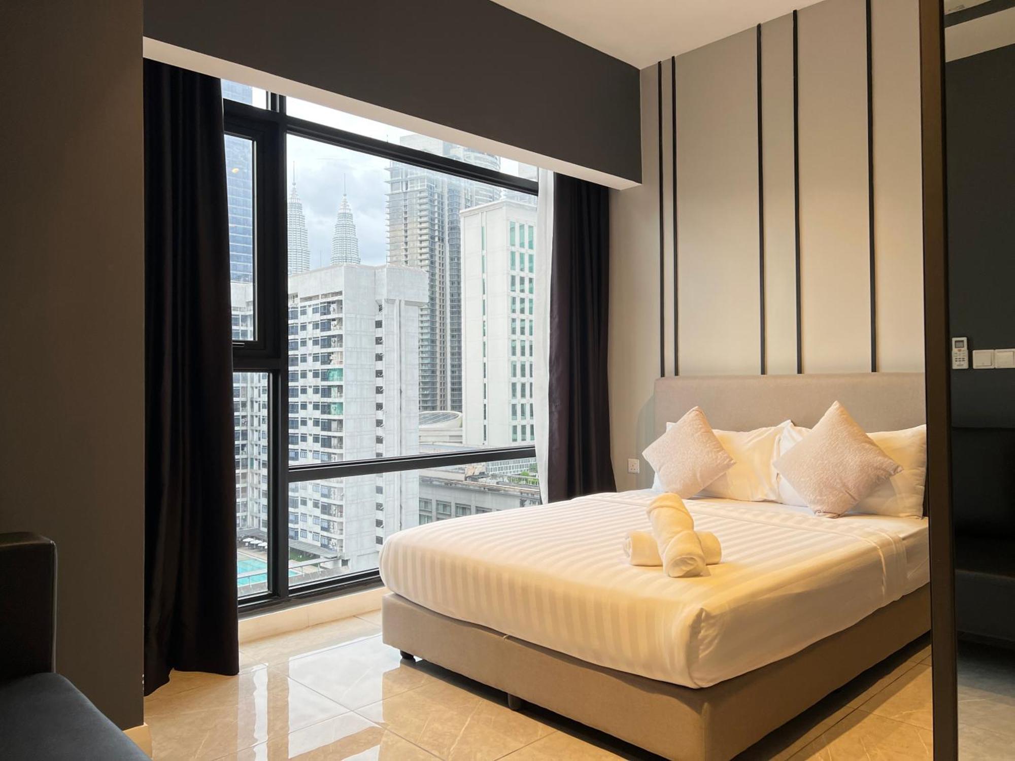 Pangsapuri Axon Bukit Bintang Rooftop Swimming Pool *