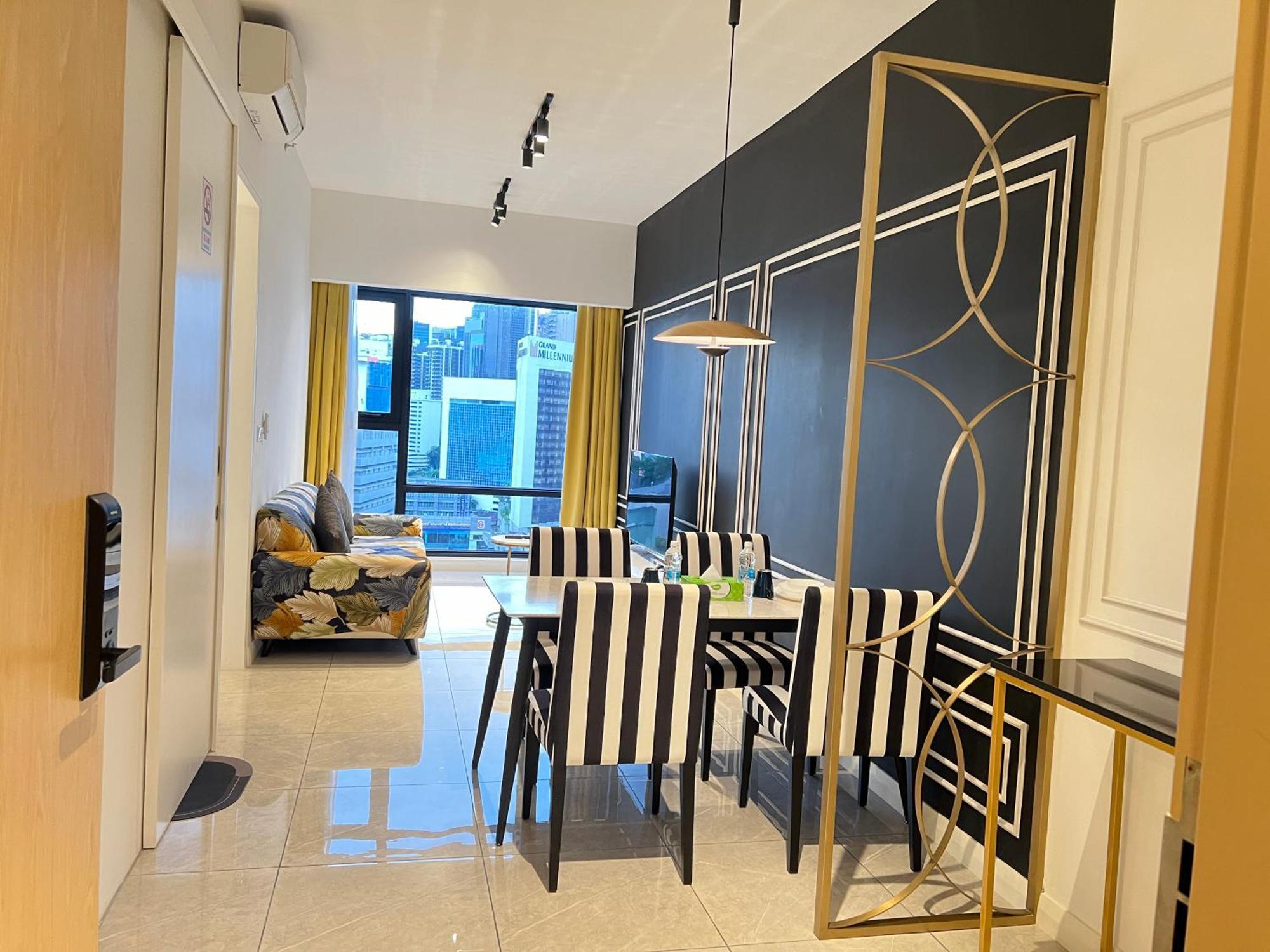 Pangsapuri Axon Bukit Bintang Rooftop Swimming Pool *